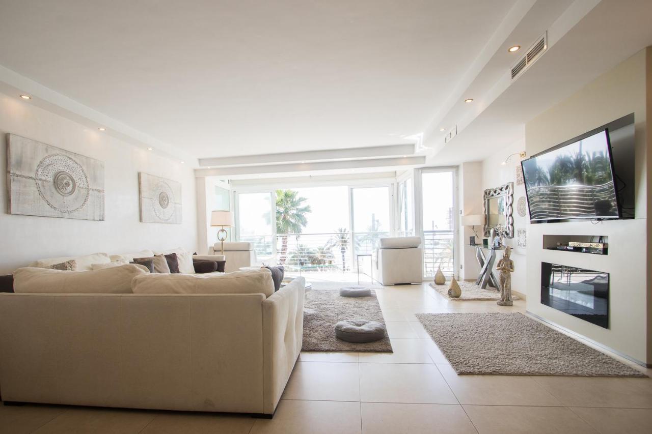 First Line Luxury Apartments อาลิกันเต ภายนอก รูปภาพ