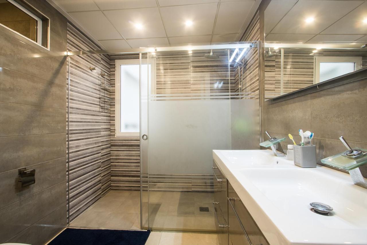 First Line Luxury Apartments อาลิกันเต ภายนอก รูปภาพ