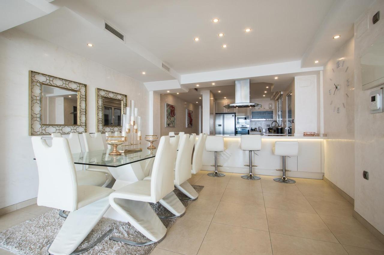 First Line Luxury Apartments อาลิกันเต ภายนอก รูปภาพ